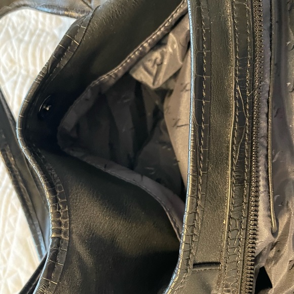 Simply Vera Wang Sleek Black Hobo Bag - Picture 15 of 16